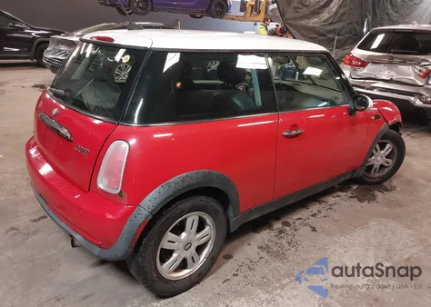 2006 Mini Cooper z USA, uszkodzony, nr VIN WMWRC33516TJ77300